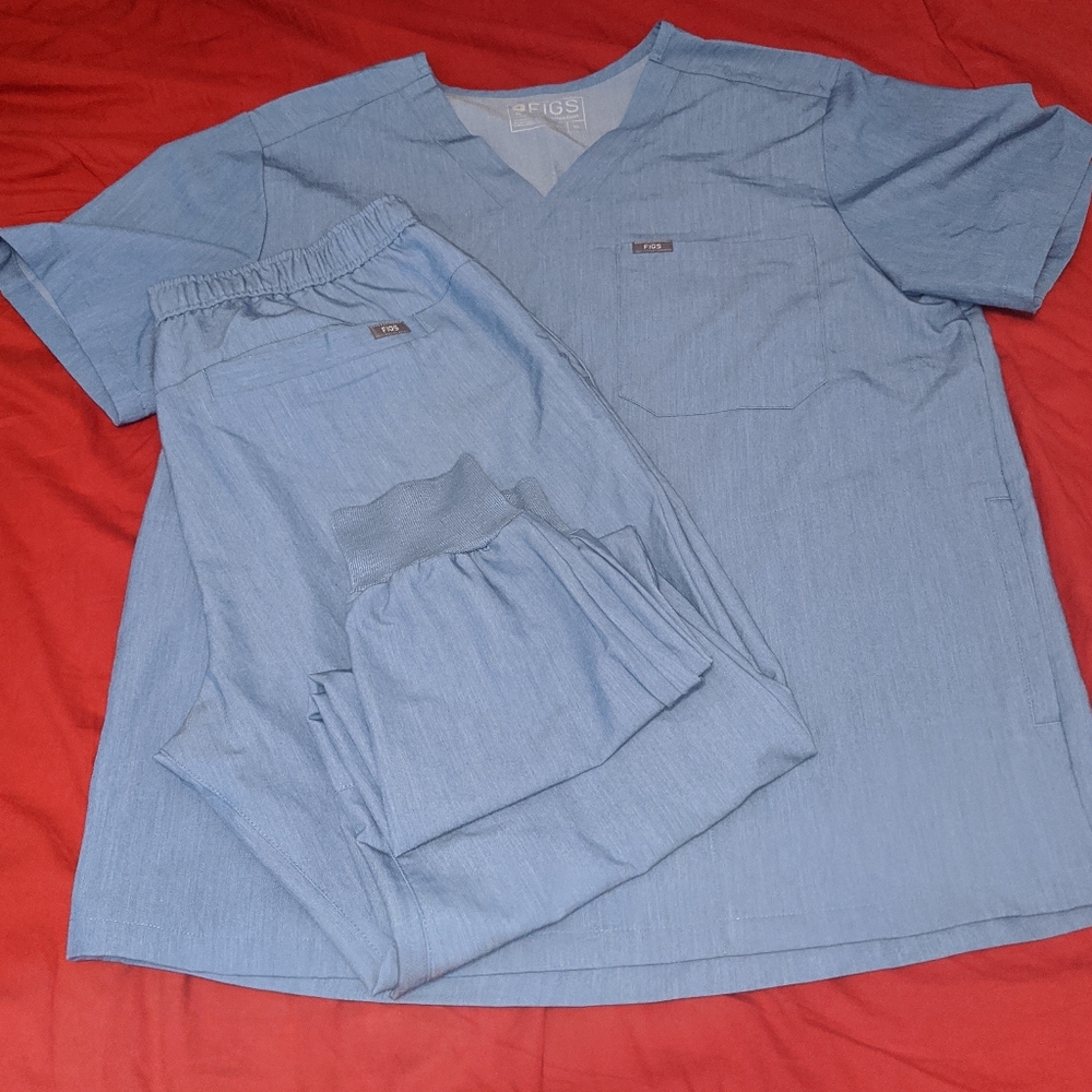 XL scrub top and Large scrub joggers